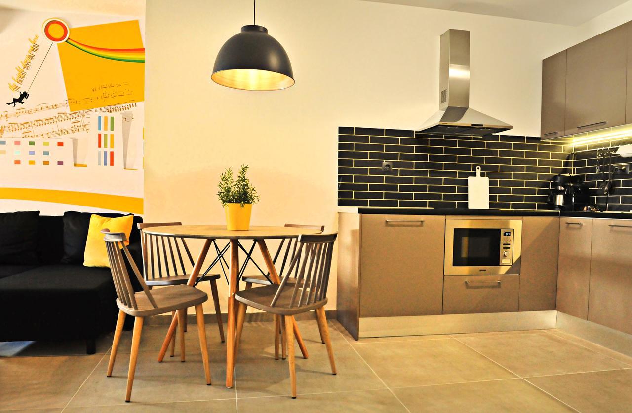 The Athenians Modern Apartments Екстериор снимка