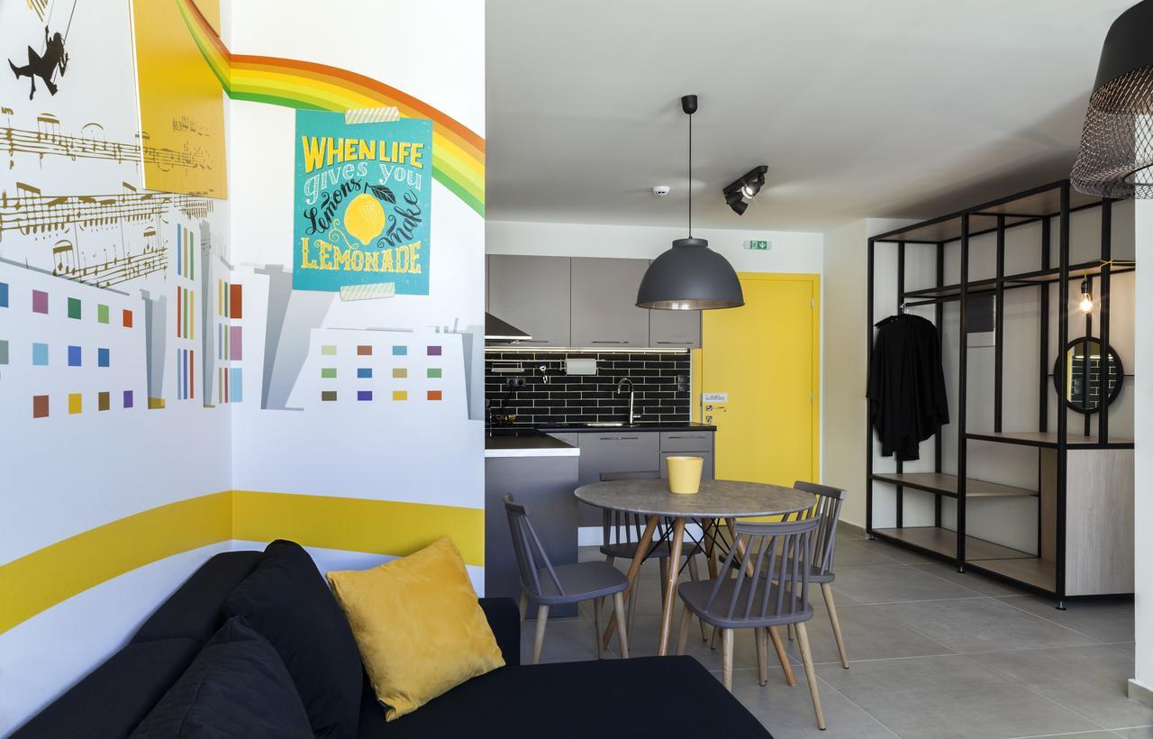The Athenians Modern Apartments Екстериор снимка
